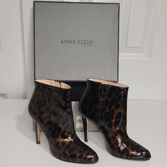 Anne Klein Shoes - Gorgeous Anne Klein High Hill Bootie. Brazil